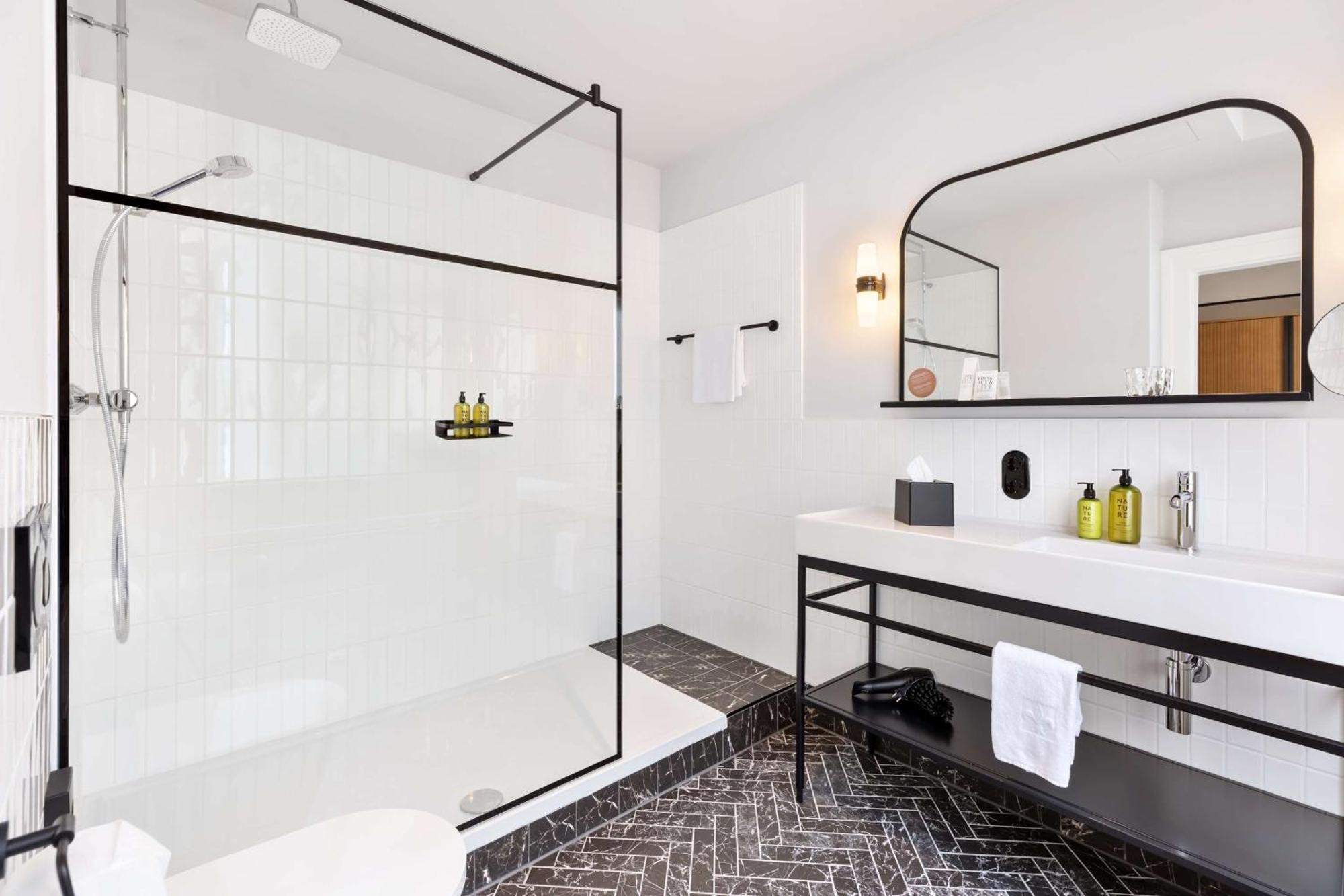 Hotel Astoria Vienna, Curio Collection By Hilton Buitenkant foto