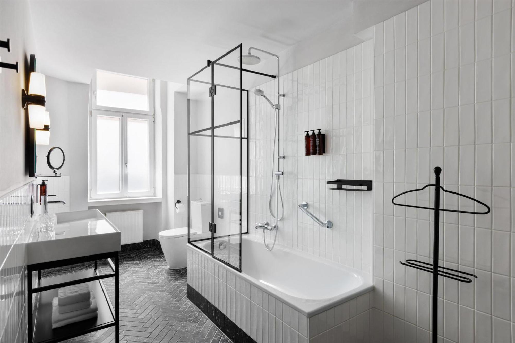 Hotel Astoria Vienna, Curio Collection By Hilton Buitenkant foto